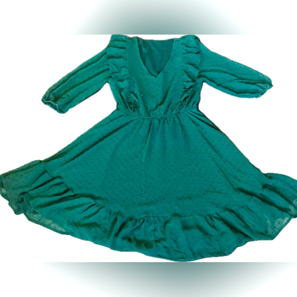 Classic and elegant V neck dark green dress with fluffy for classic effect. S-M